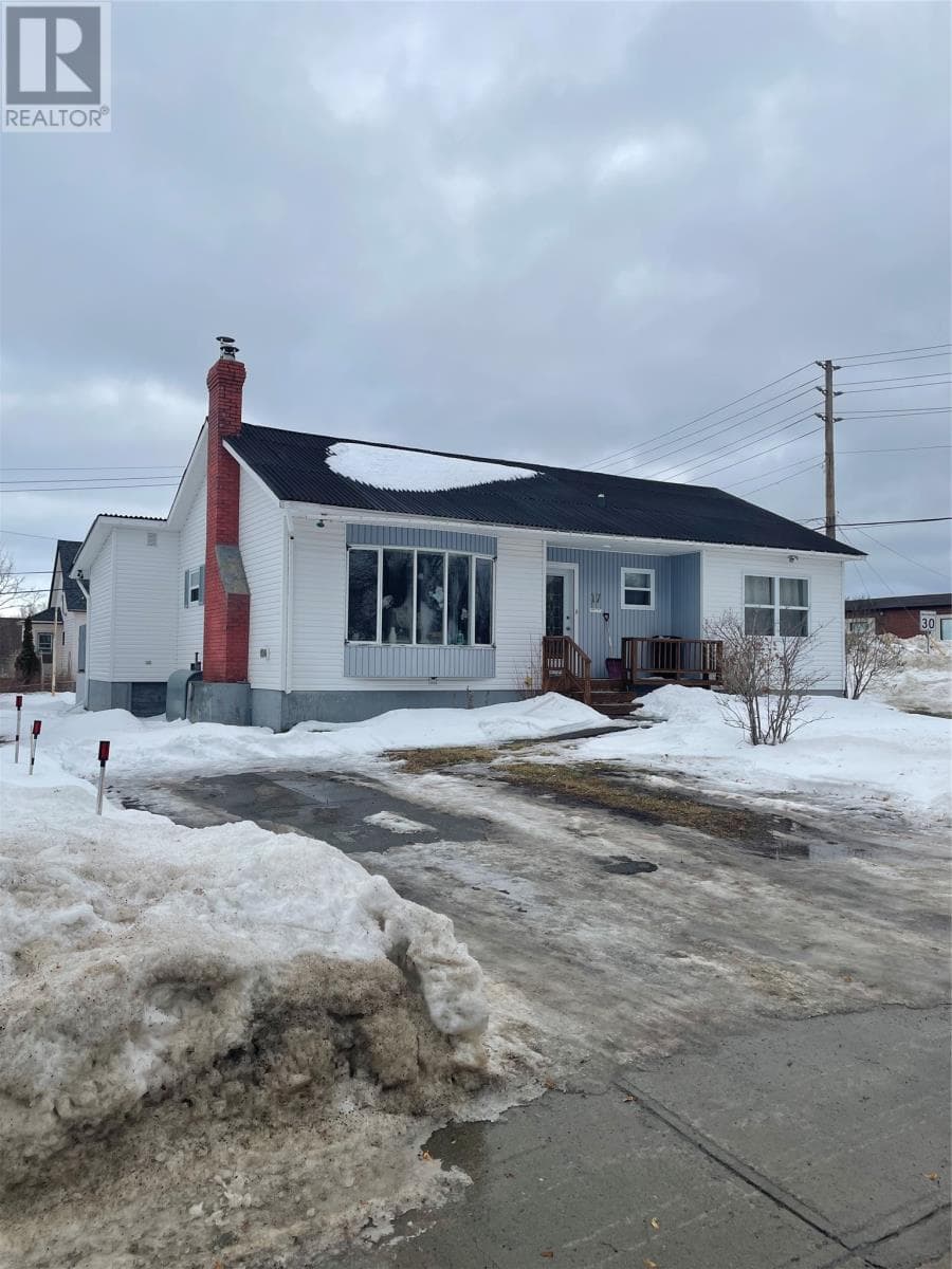 17 Greenwood Avenue — Grand Falls-Windsor, Newfoundland & Labrador - Main photo
