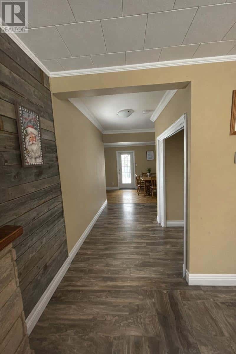 17 Greenwood Avenue — Grand Falls-Windsor, Newfoundland & Labrador - Photo 4 of 19