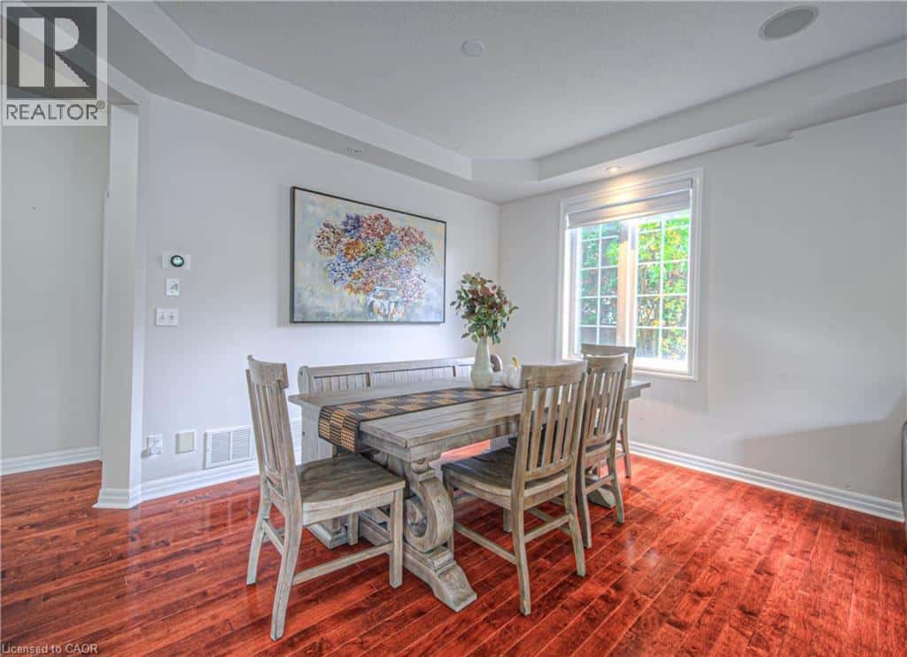 47 DELLGROVE Circle — Cambridge, Ontario - Photo 4 of 38