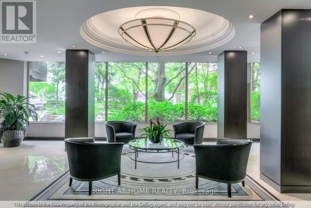 PH17 - 3181 BAYVIEW AVENUE — Toronto (Bayview Woods-Steeles), Ontario - Photo 3 of 44