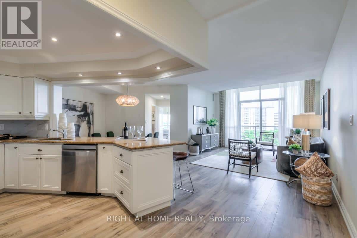 PH17 - 3181 BAYVIEW AVENUE — Toronto (Bayview Woods-Steeles), Ontario - Photo 4 of 44