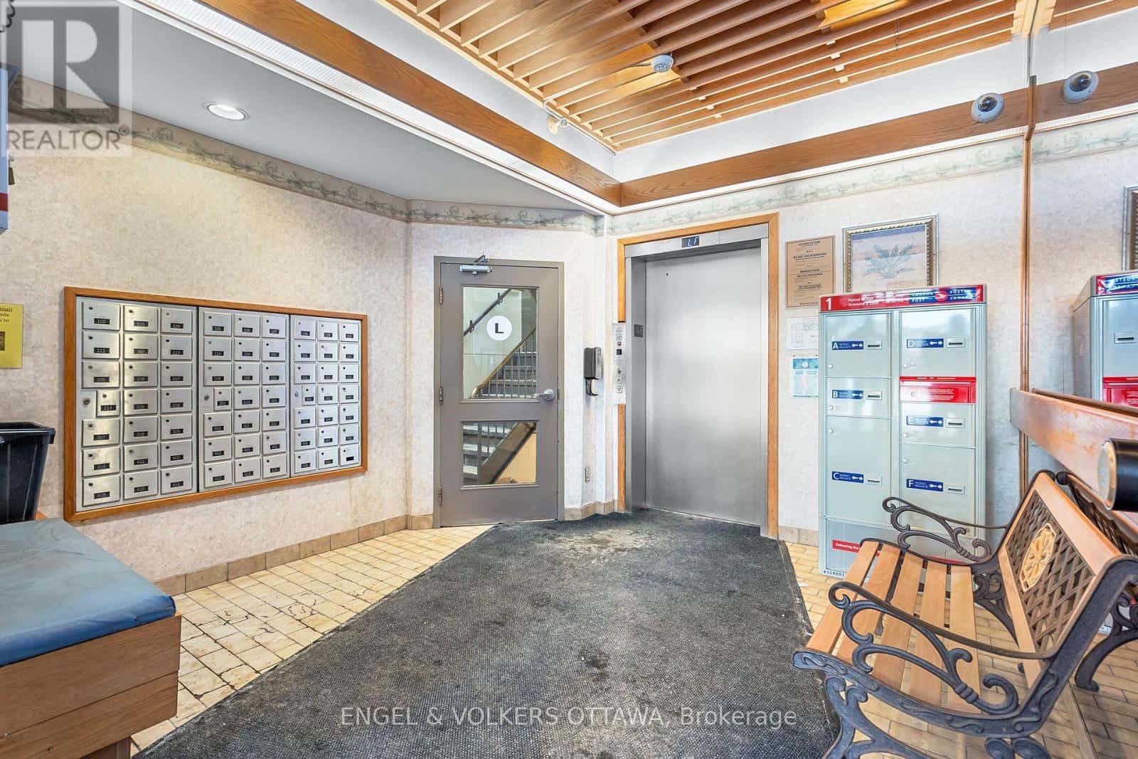 109 - 6532 BILBERRY DRIVE — Ottawa, Ontario - Photo 3 of 29