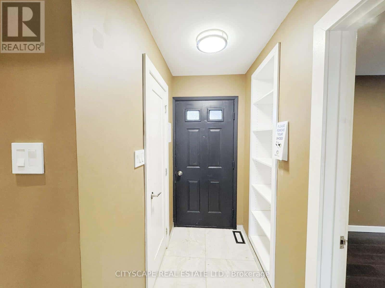 4064 TEAKWOOD DRIVE — Mississauga (Creditview), Ontario - Photo 5 of 41