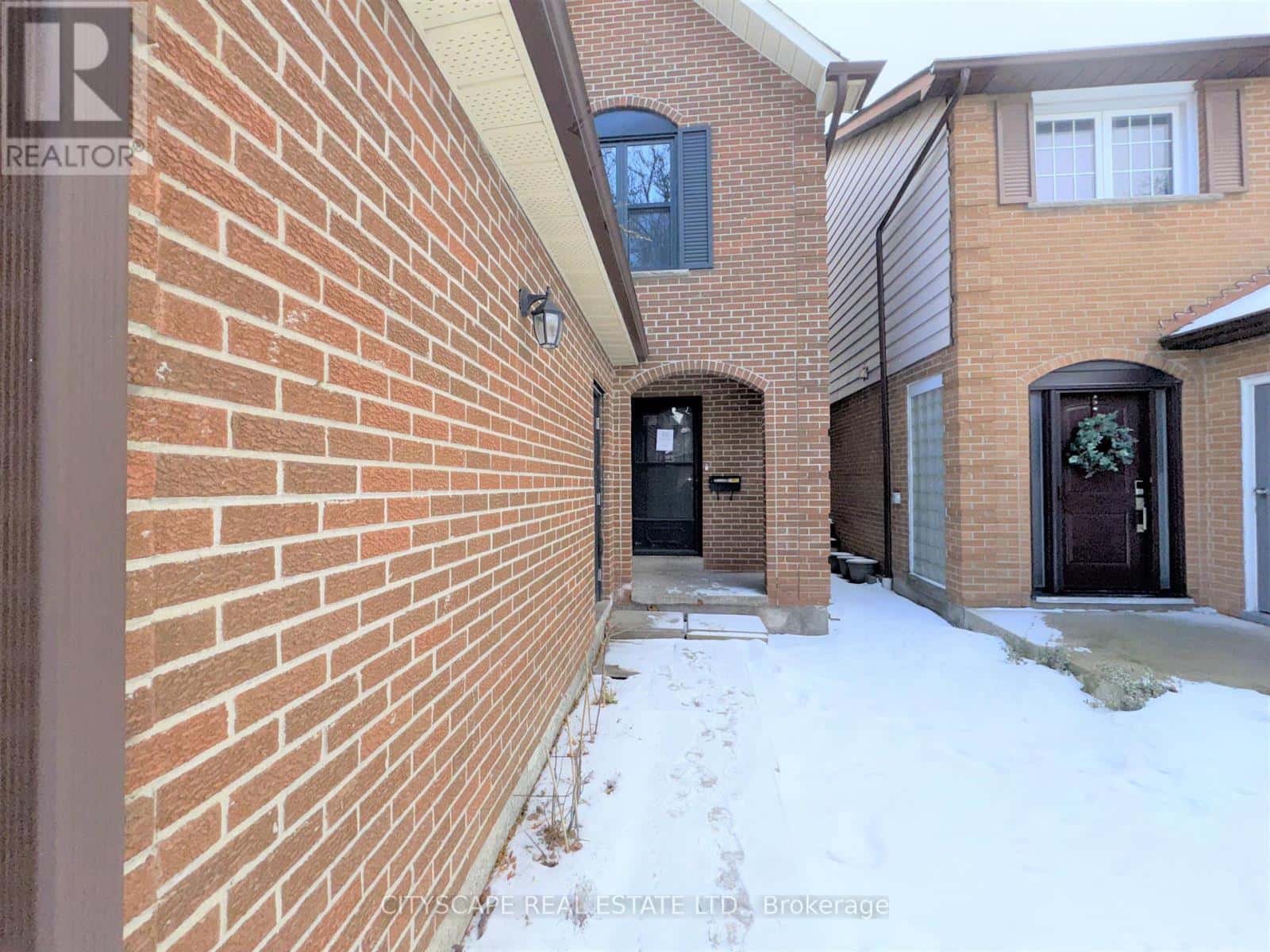 4064 TEAKWOOD DRIVE — Mississauga (Creditview), Ontario - Photo 4 of 41