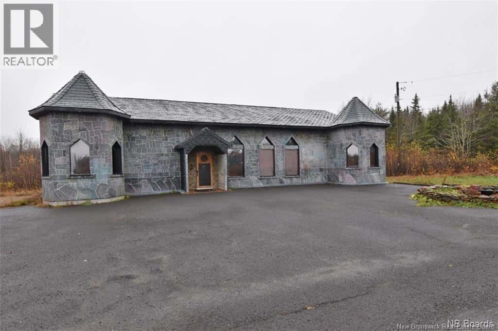 58 Jubilee Road — Minto, New Brunswick - Photo 2 of 5