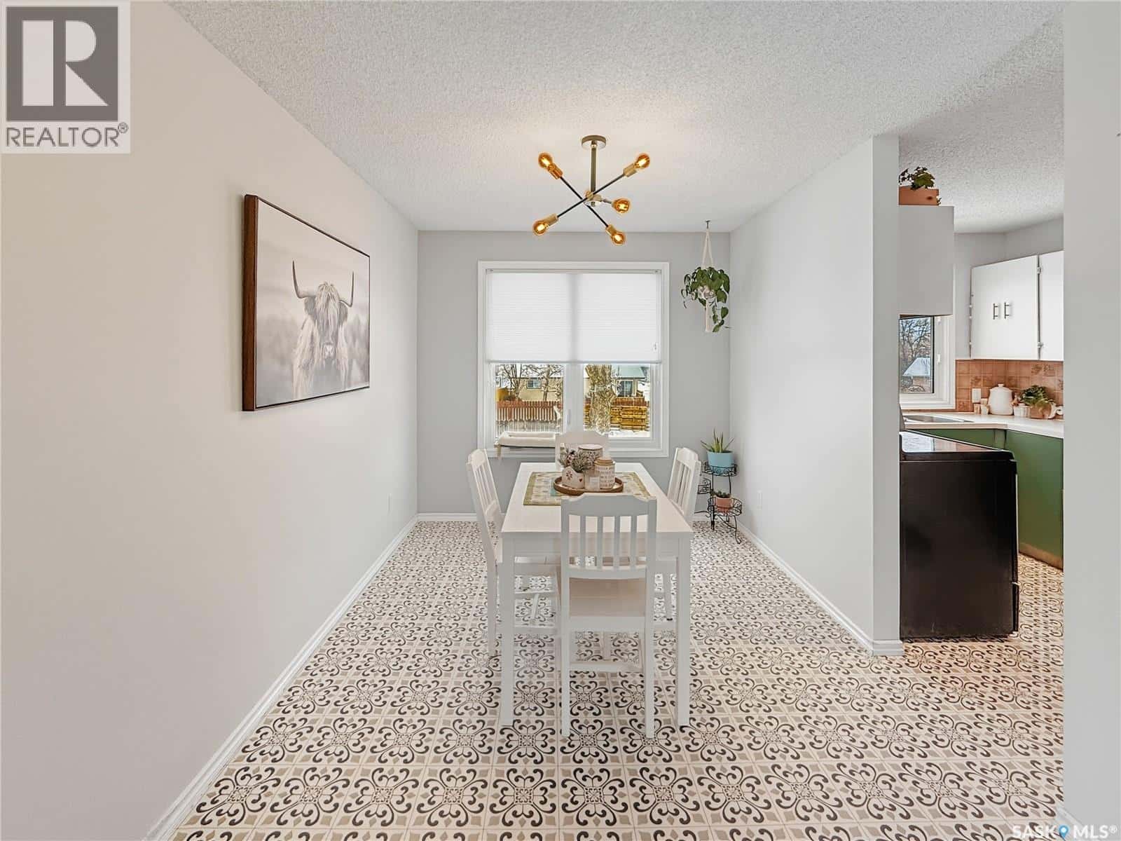 413 Hayes DRIVE — Swift Current, Saskatchewan - Photo 5 of 22