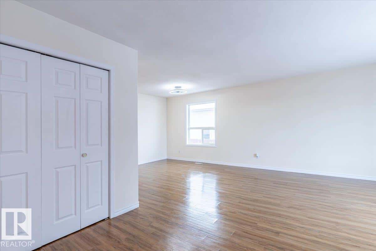 5421 52 ST — Thorsby, Alberta - Photo 2 of 26