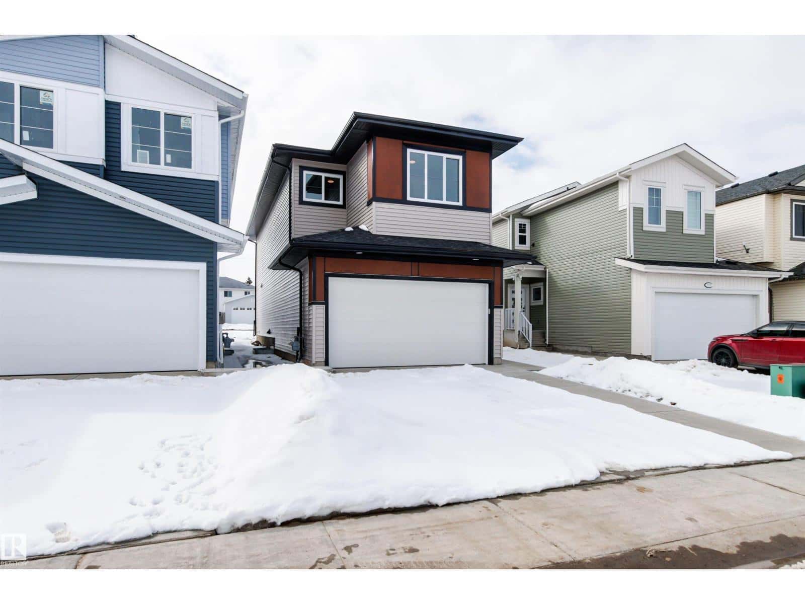 5127 53 AV — Calmar, Alberta - Photo 2 of 63