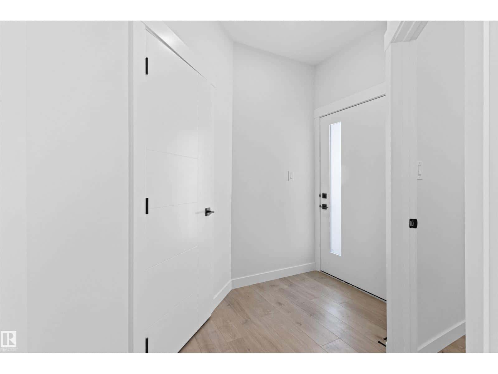 5127 53 AV — Calmar, Alberta - Photo 4 of 63