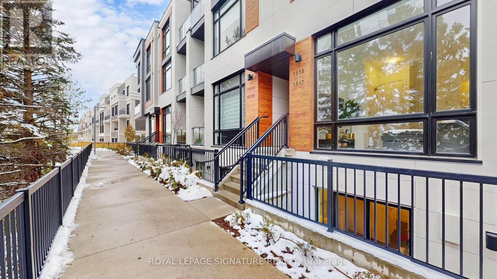 1517 - 11 DAVID EYER ROAD — Richmond Hill, Ontario - Main photo