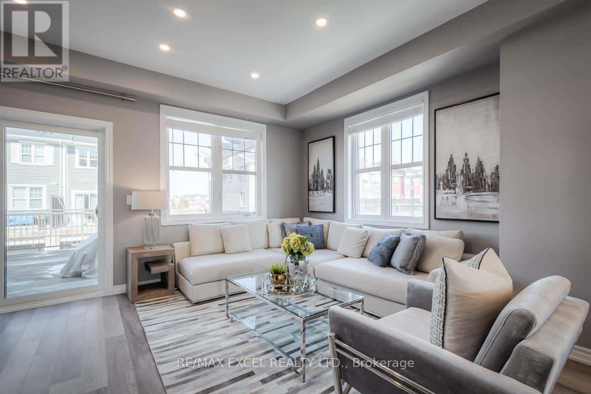 19 BOADWAY CRESCENT — Whitchurch-Stouffville (Stouffville), Ontario - Photo 5 of 43