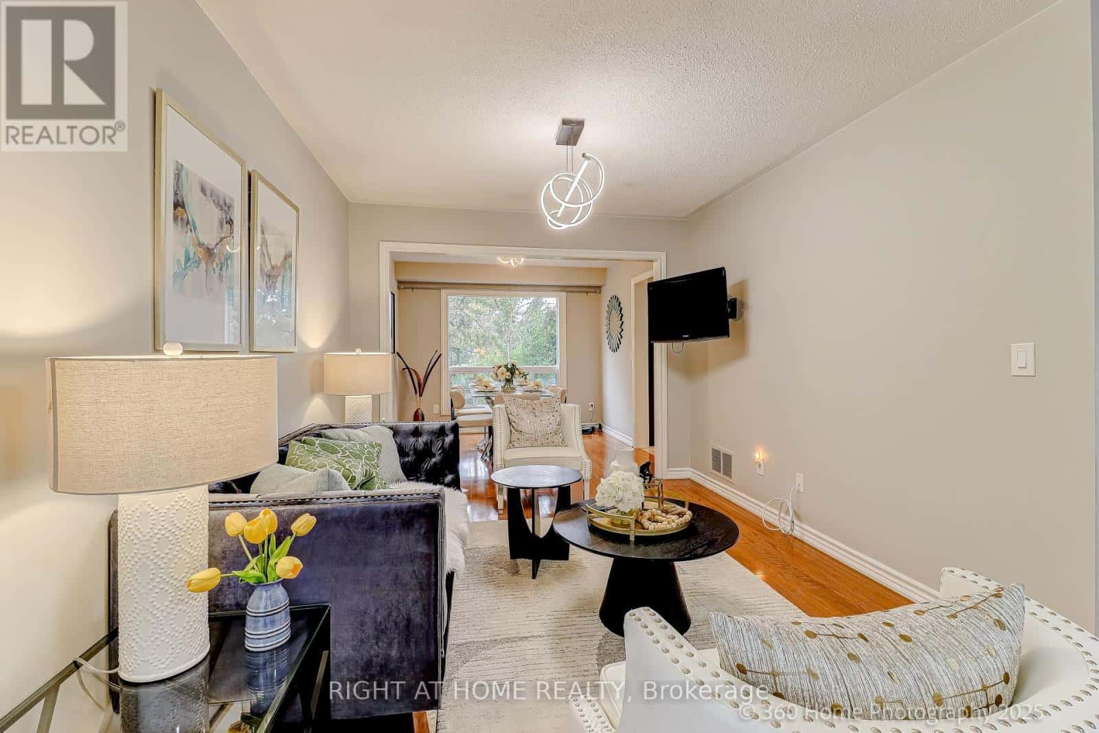 32 HEATHCLIFFE SQUARE — Brampton (Central Park), Ontario - Photo 5 of 31