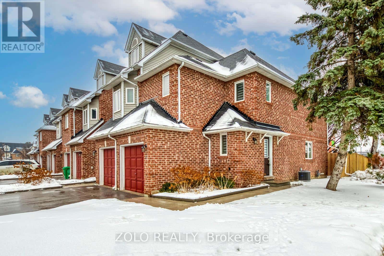 10 - 45 BRISTOL ROAD E — Mississauga (Hurontario), Ontario - Photo 2 of 25