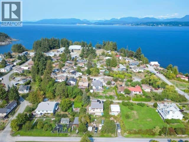 2039 MAIN STREET — Texada Island, British Columbia - Photo 2 of 24