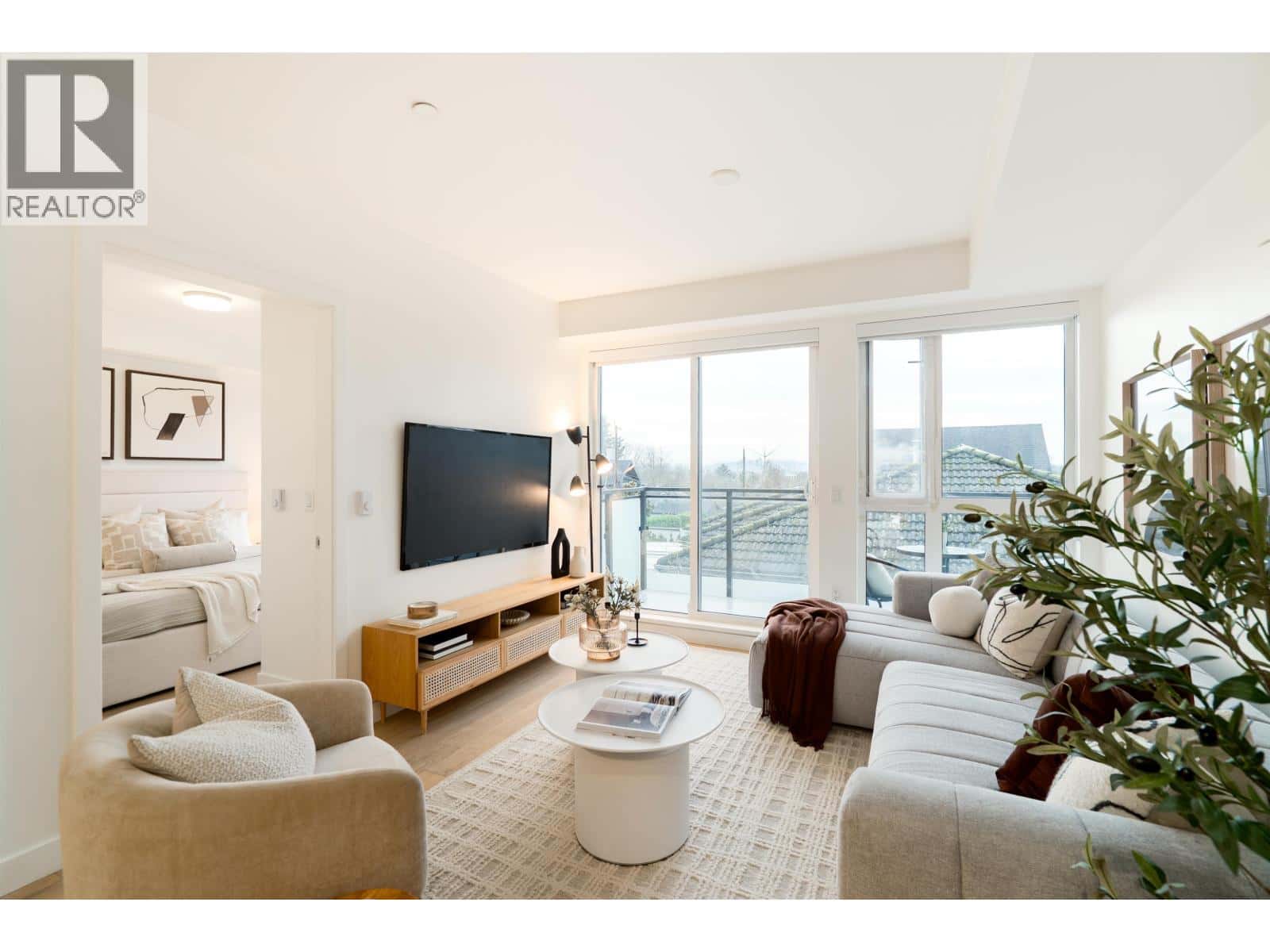 310 209 E 20TH AVENUE — Vancouver, British Columbia - Photo 4 of 21