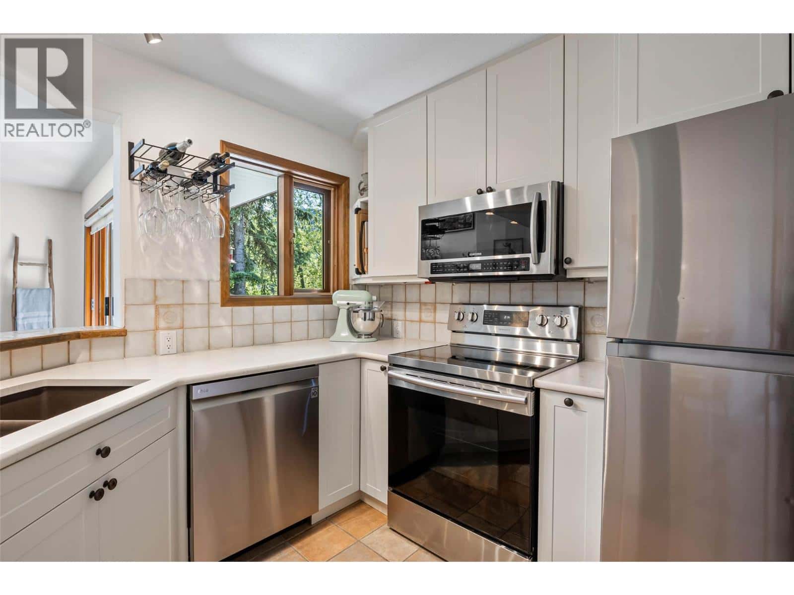 2140 Sun Peaks Road Unit# 24 — Sun Peaks, British Columbia - Photo 2 of 41