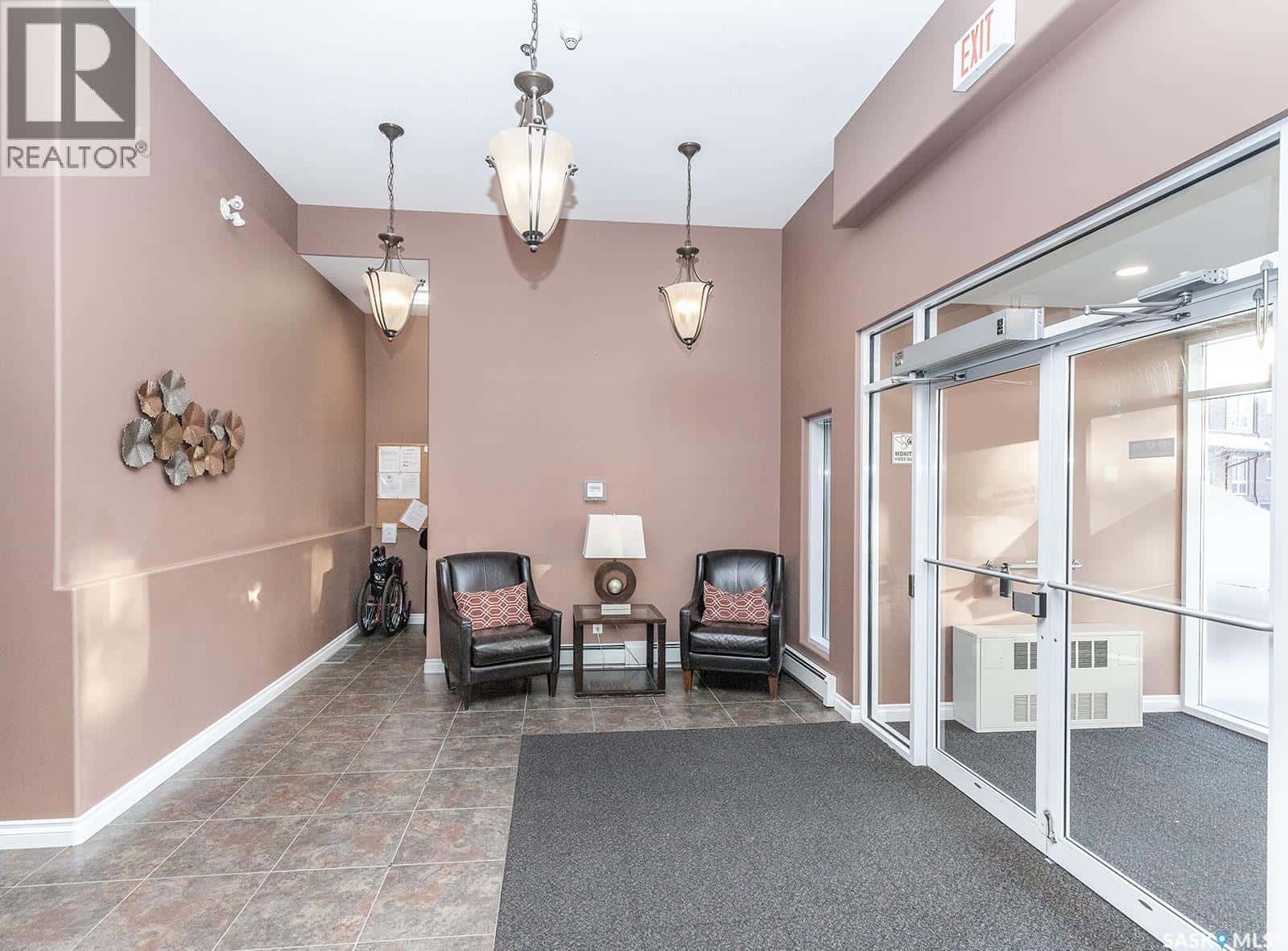 104 918 Heritage VIEW — Saskatoon, Saskatchewan - Photo 2 of 39