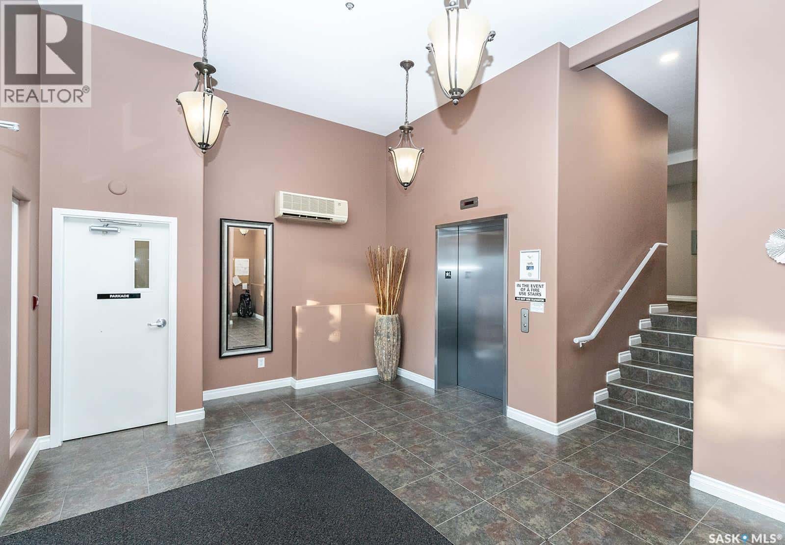 104 918 Heritage VIEW — Saskatoon, Saskatchewan - Photo 3 of 39