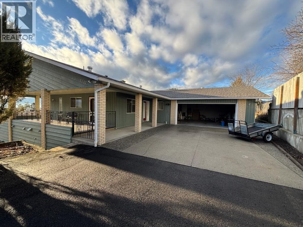 7437 Valley Heights Drive — Grand Forks, British Columbia - Main photo