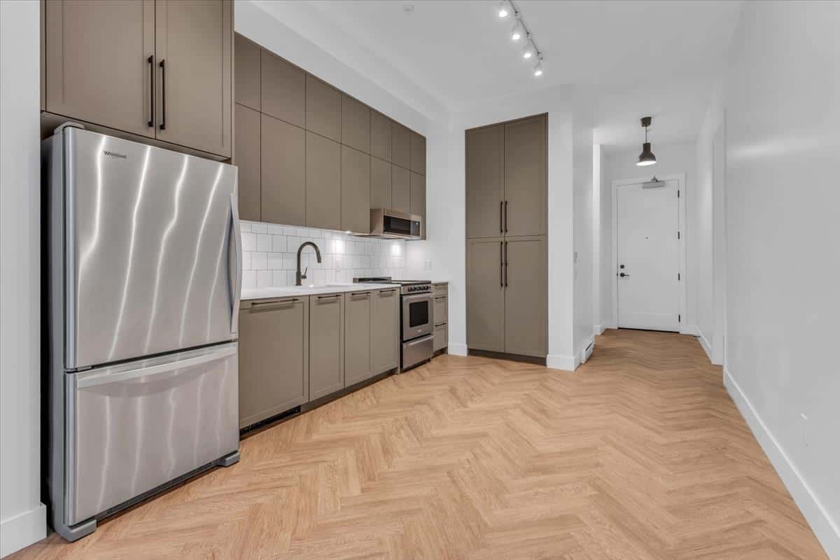 112 13929 105 BOULEVARD — Surrey, British Columbia - Photo 4 of 40