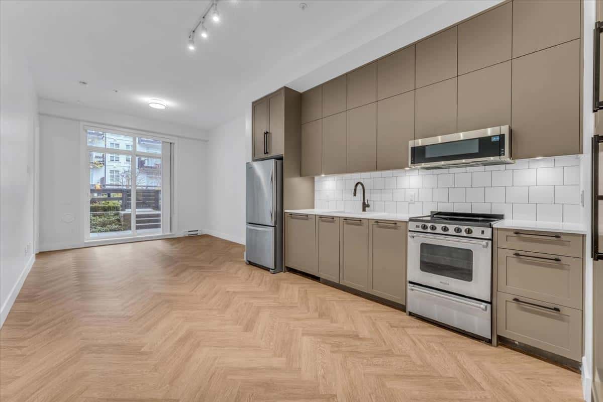 112 13929 105 BOULEVARD — Surrey, British Columbia - Photo 5 of 40