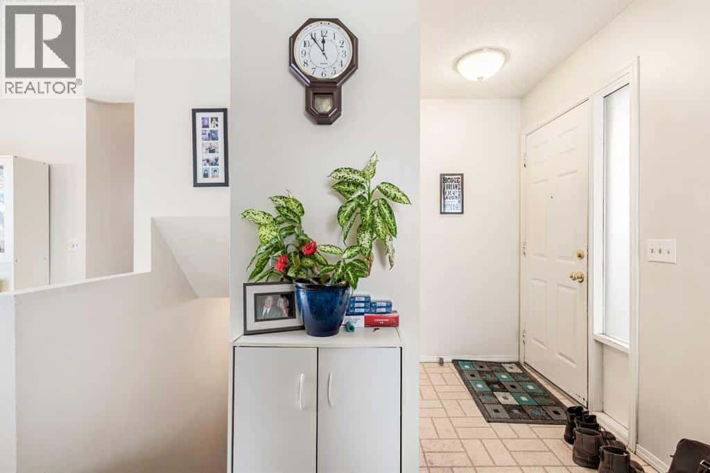 Calgary — Calgary - Photo 5 of 32