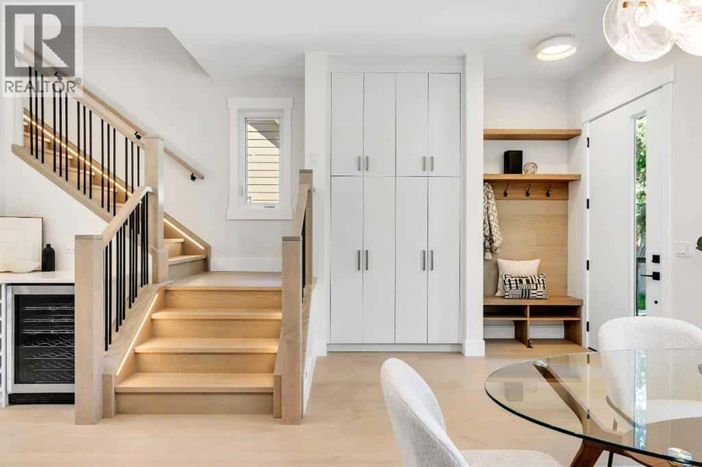 1130A Regent Crescent NE — Calgary, Alberta - Photo 4 of 50