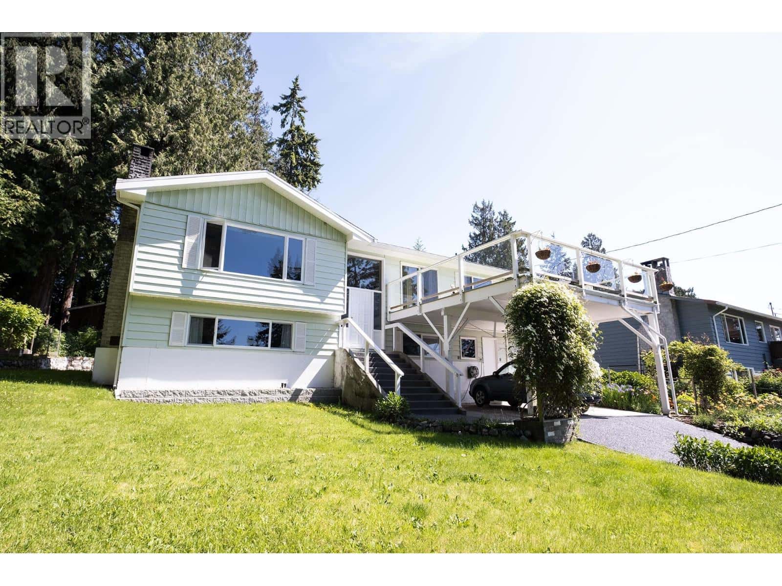 1238 GOWER POINT ROAD — Gibsons, British Columbia - Photo 4 of 38