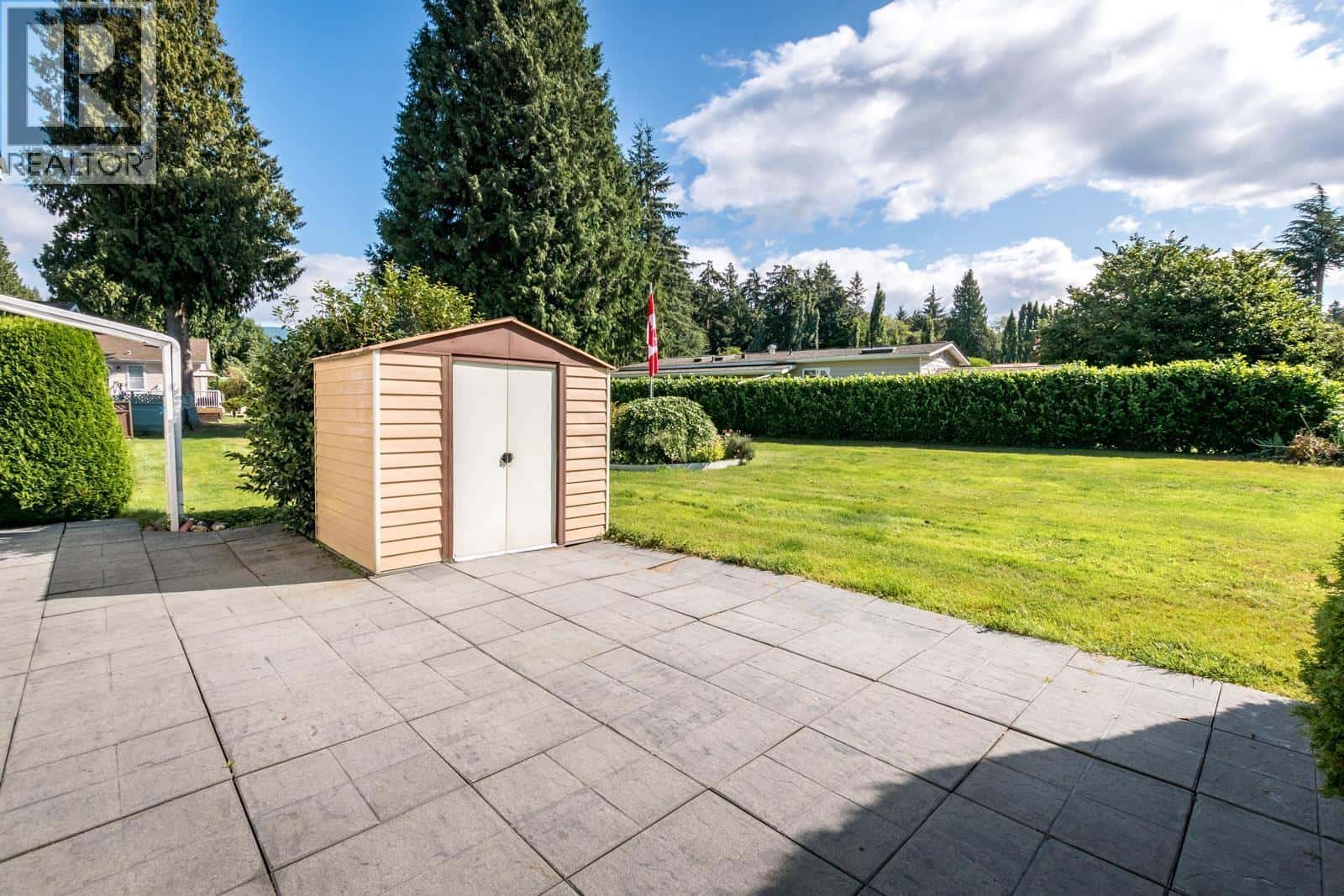 101 4510 SUNSHINE COAST HIGHWAY — Sechelt, British Columbia - Photo 5 of 31