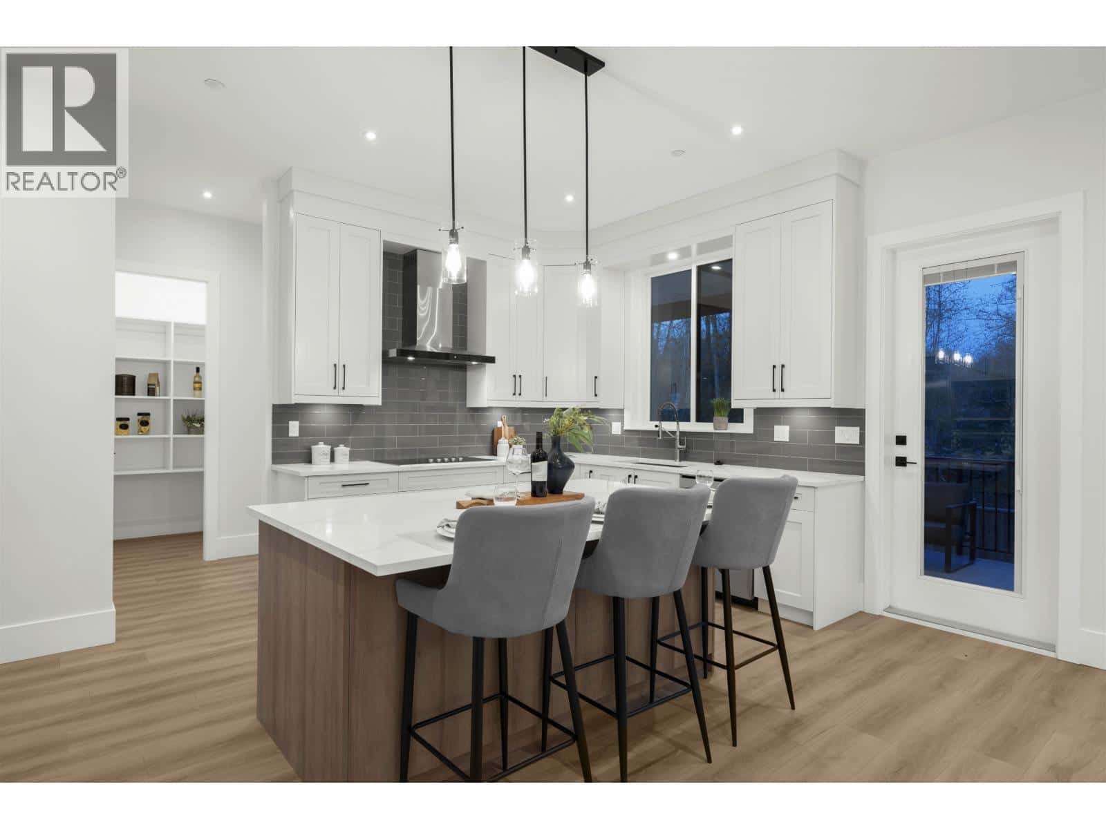 11018 243B STREET — Maple Ridge, British Columbia - Photo 3 of 39