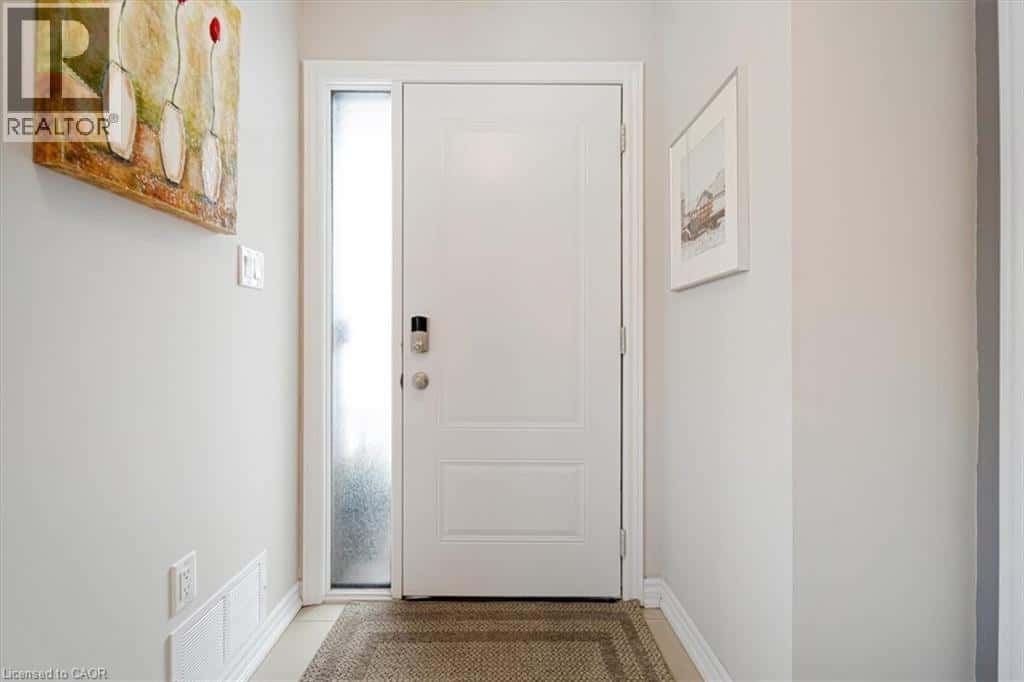 377 GLANCASTER Road Unit# 27 — Hamilton, Ontario - Photo 4 of 50