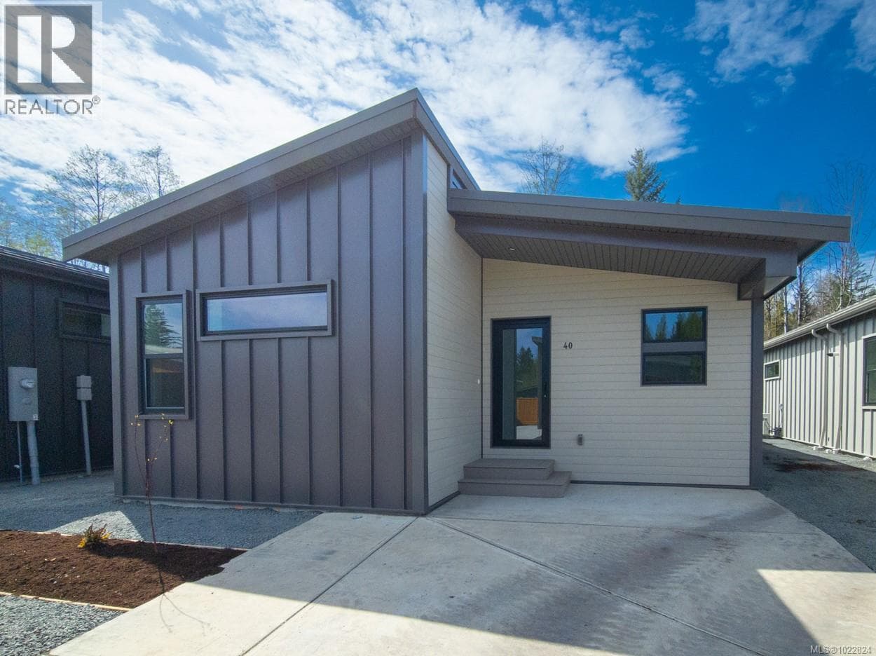 40 3025 Royston Rd — Cumberland, British Columbia - Main photo