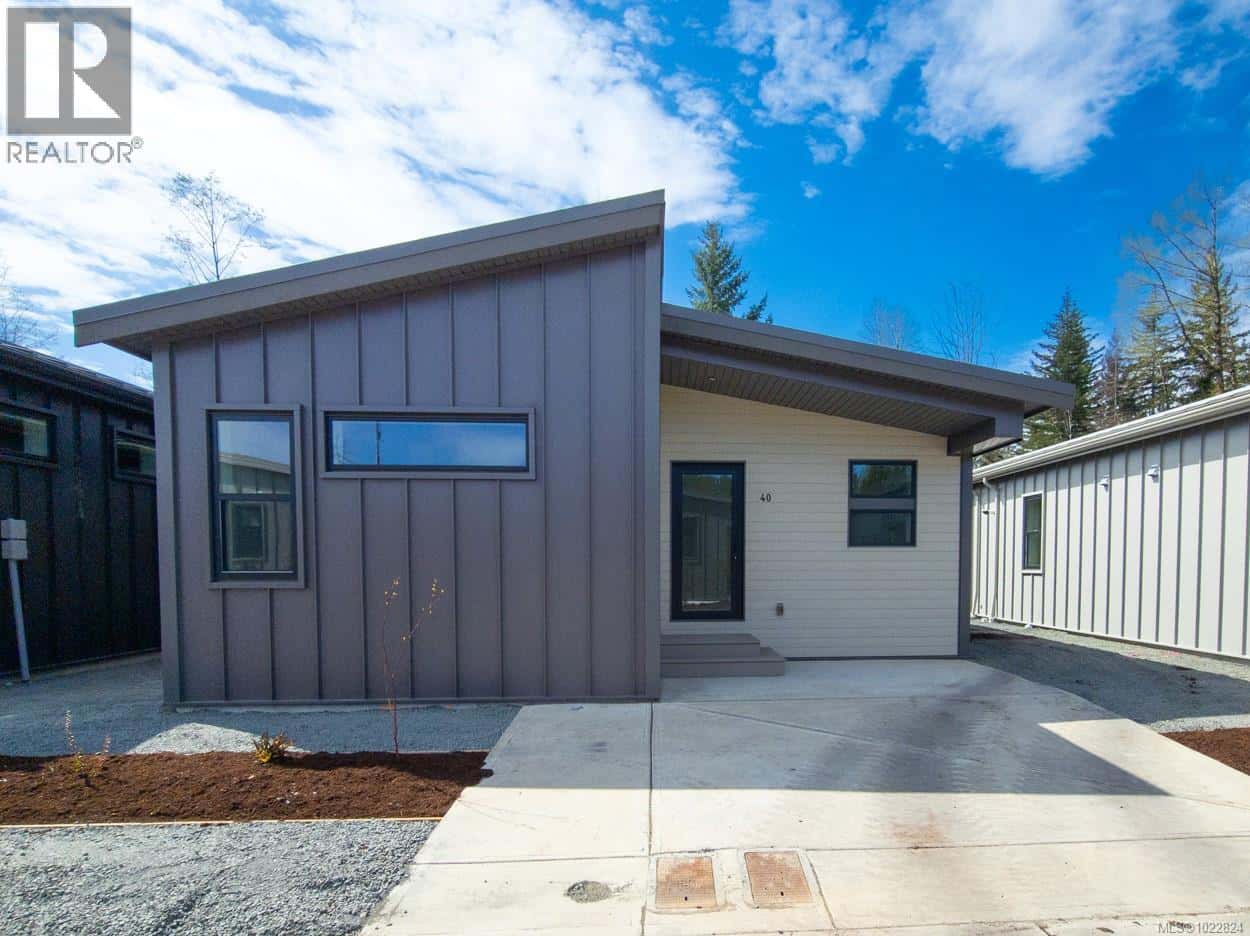 40 3025 Royston Rd — Cumberland, British Columbia - Photo 2 of 21