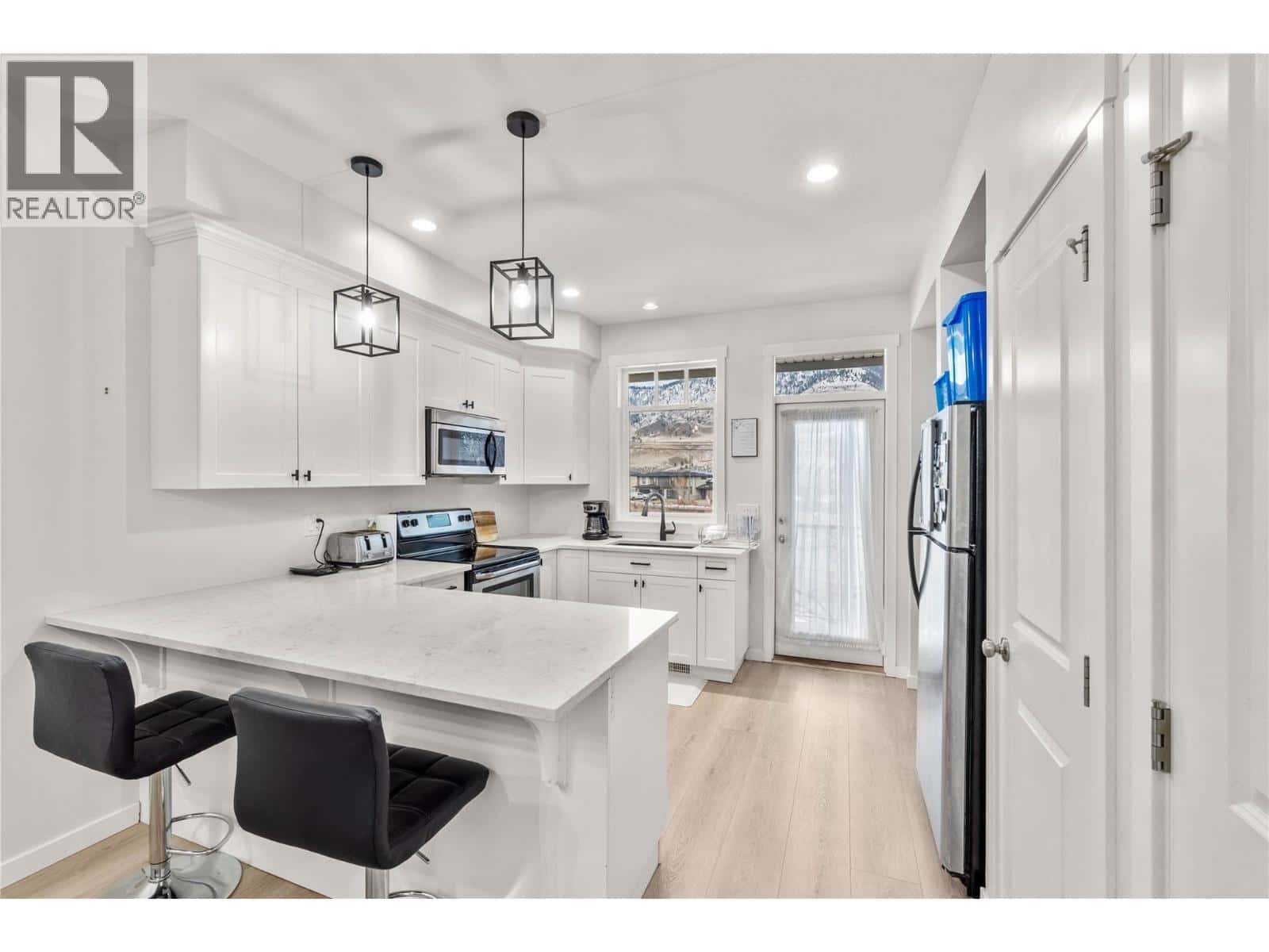 2860 VALLEYVIEW Drive Unit# 16 — Kamloops, British Columbia - Photo 3 of 26