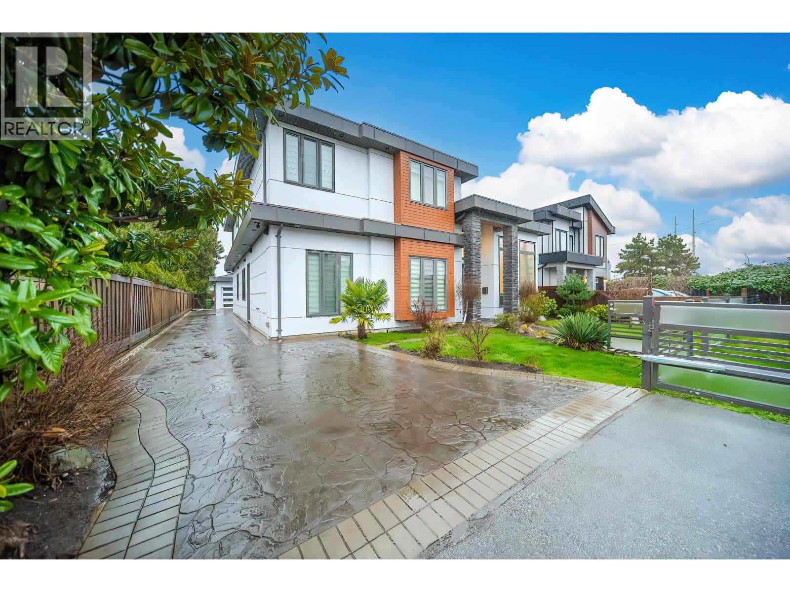 9631 PATTERSON ROAD — Richmond, British Columbia - Photo 2 of 37