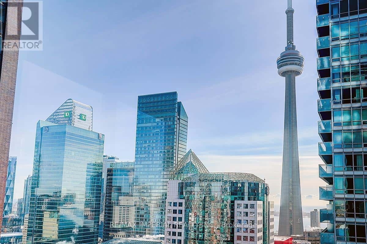 3407 - 295 ADELAIDE STREET W — Toronto (Waterfront Communities), Ontario - Photo 2 of 22