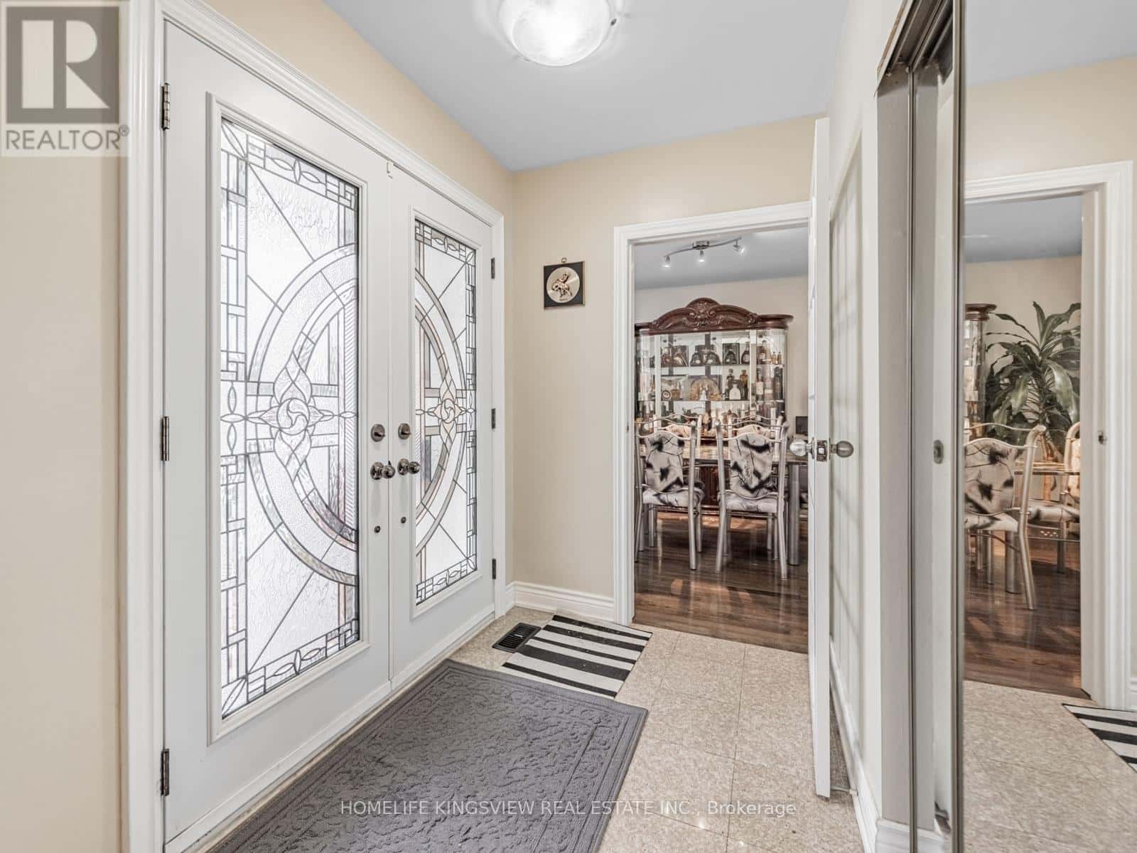 94 SILVERSTONE DRIVE — Toronto (Mount Olive-Silverstone-Jamestown), Ontario - Photo 5 of 38