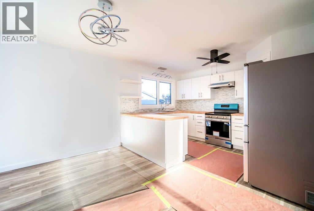 226 5 Avenue — Wainwright, Alberta - Photo 5 of 26