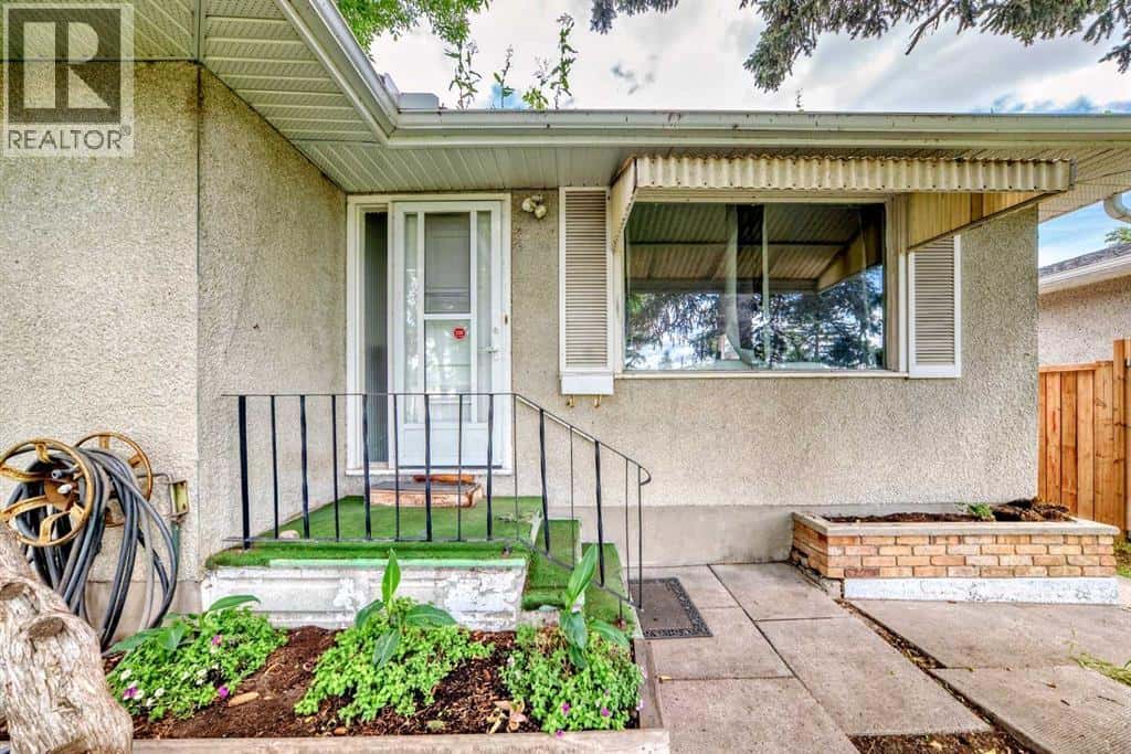 2208 47 Street SE — Calgary, Alberta - Photo 2 of 47