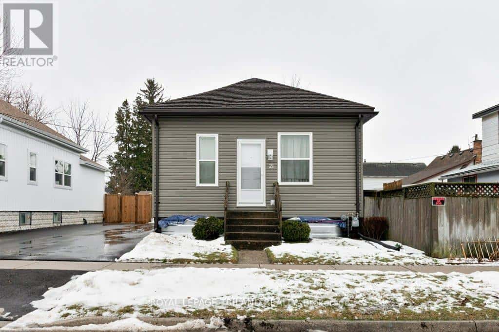 21 MARIAM STREET — St. Thomas, Ontario - Photo 2 of 30