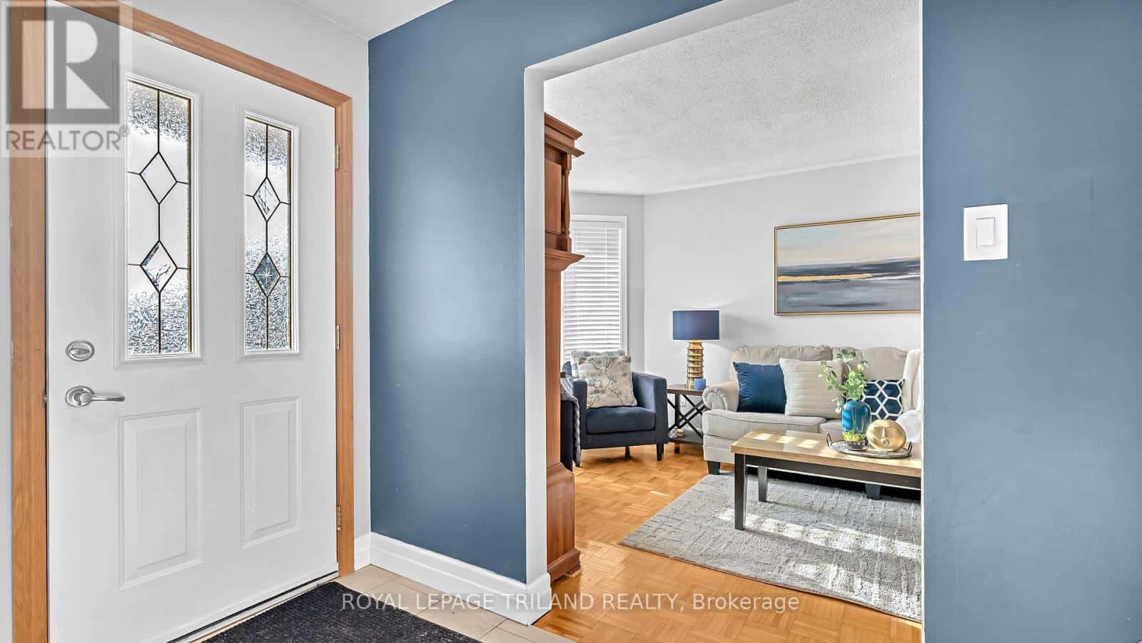 30 SLOANE CRESCENT — London South (South Y), Ontario - Photo 4 of 30