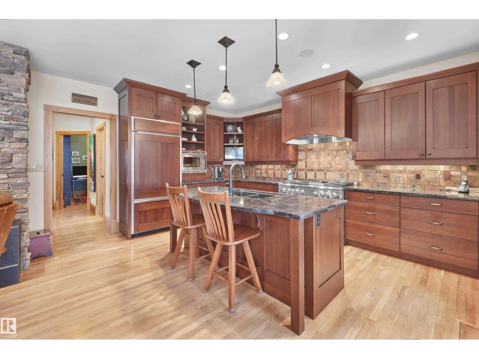 9135 117 ST NW — Edmonton, Alberta - Photo 5 of 59