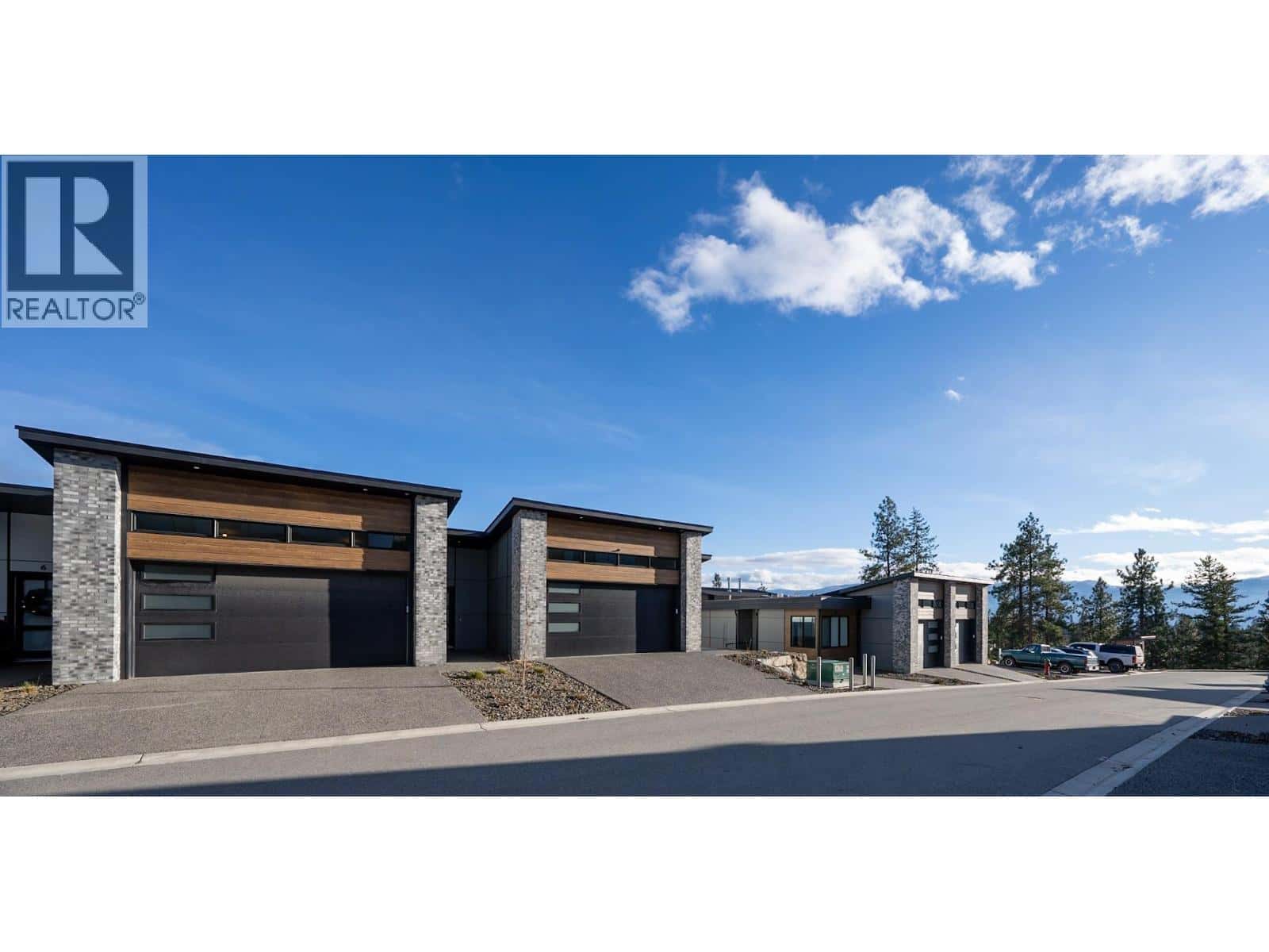 2835 Canyon Crest Drive Unit# 7 — West Kelowna, British Columbia - Photo 2 of 38