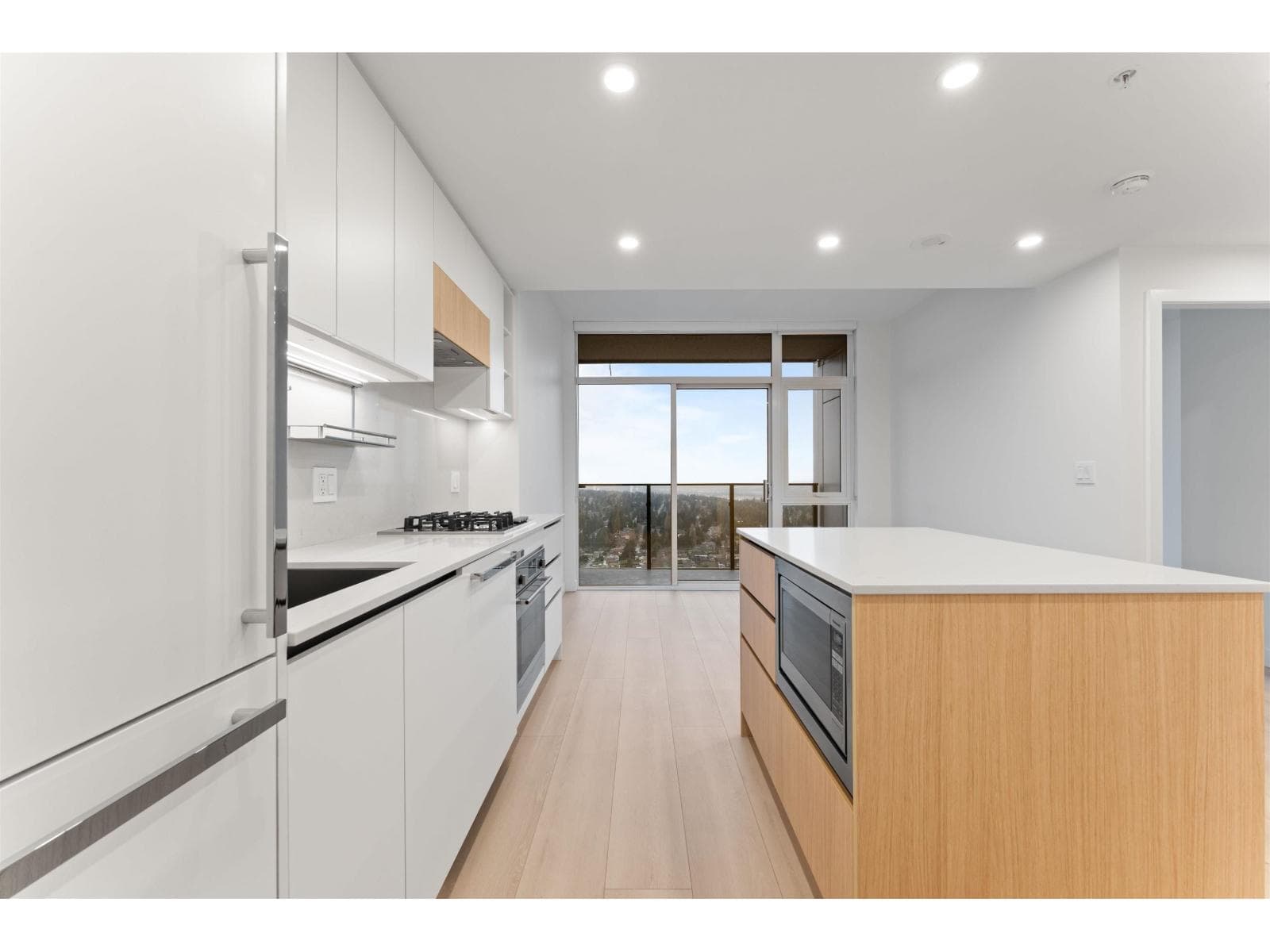 2606 13573 98A AVENUE — Surrey, British Columbia - Main photo