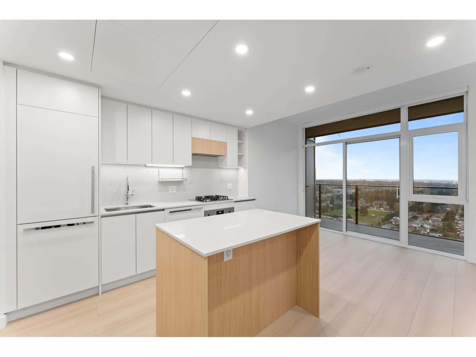 2606 13573 98A AVENUE — Surrey, British Columbia - Photo 5 of 30