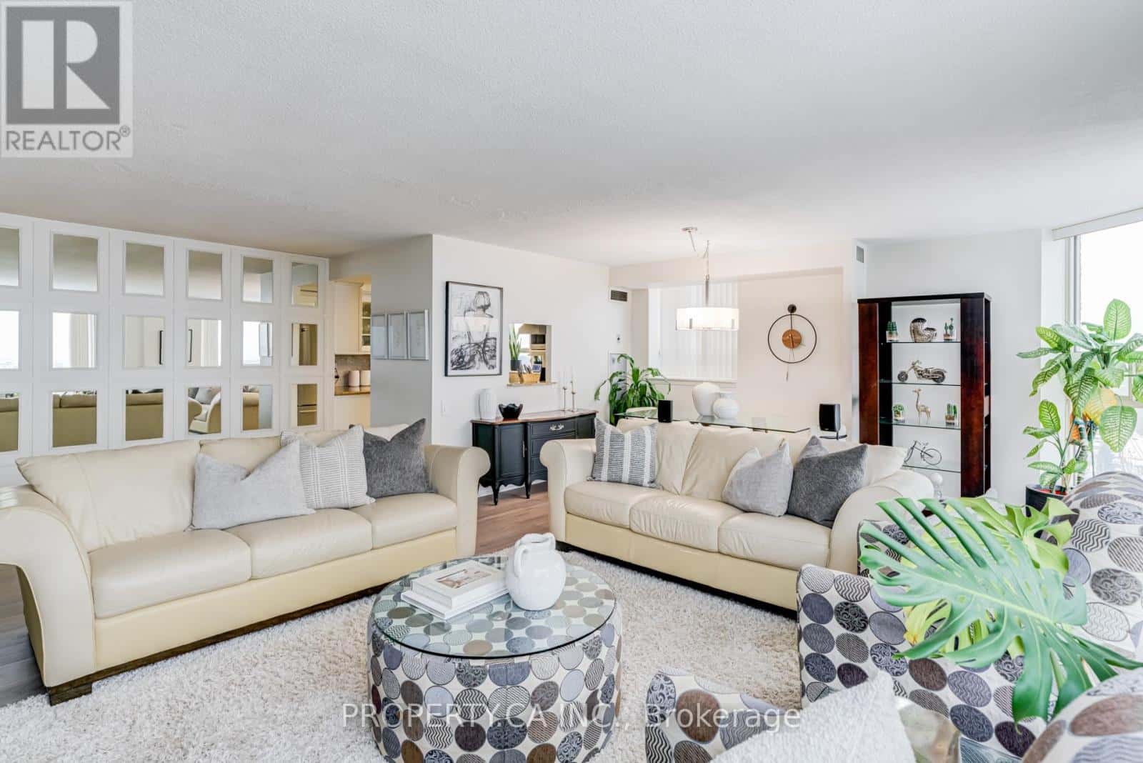 1516 - 2460 EGLINTON AVENUE E — Toronto (Eglinton East), Ontario - Photo 3 of 20