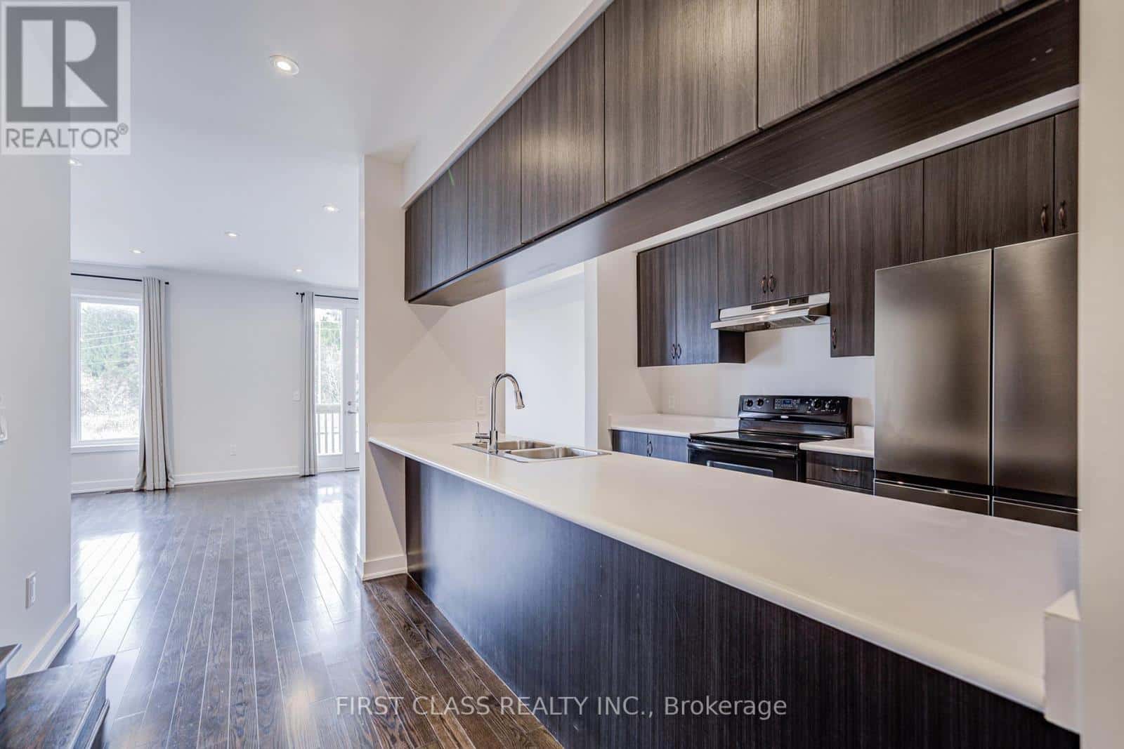 52 HELLIWELL CRESCENT — Richmond Hill, Ontario - Photo 5 of 26