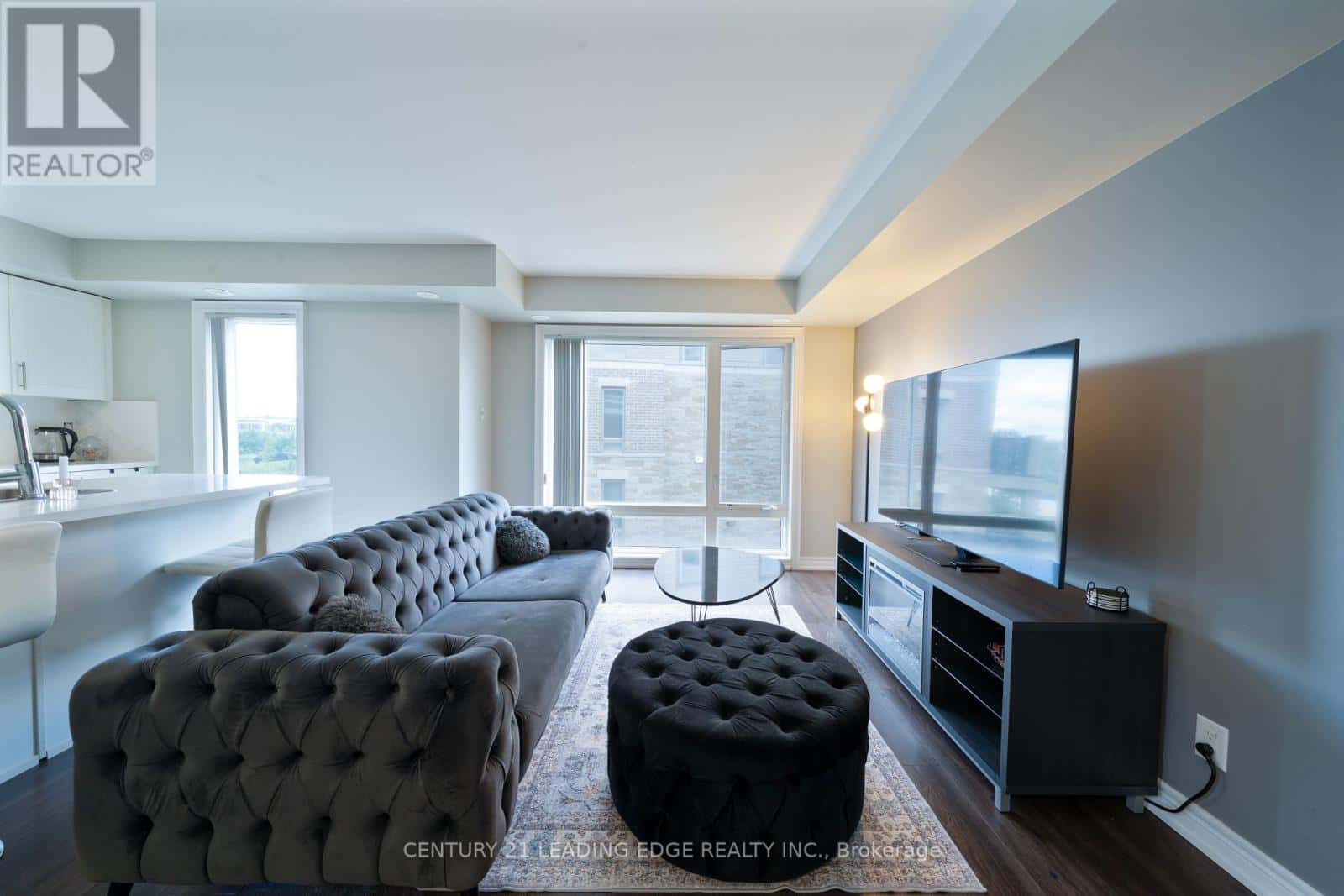 132 - 2 DUNSHEATH WAY — Markham (Cornell), Ontario - Photo 3 of 31