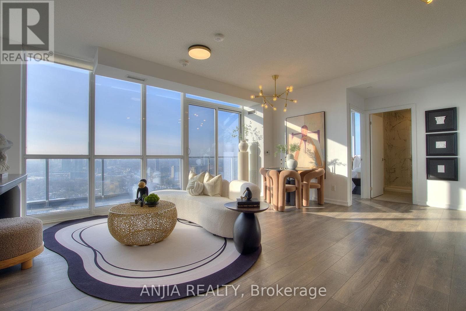 2409 - 38 FOREST MANOR ROAD — Toronto (Henry Farm), Ontario - Main photo