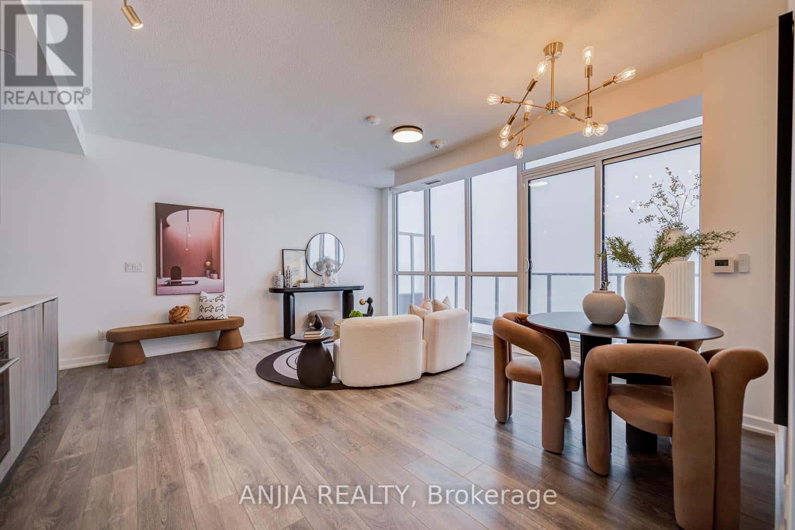 2409 - 38 FOREST MANOR ROAD — Toronto (Henry Farm), Ontario - Photo 3 of 47